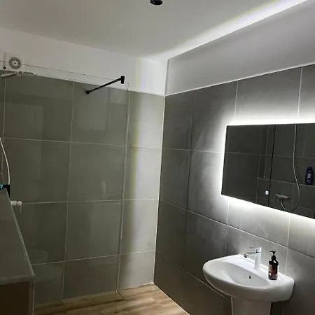 Escape Luxury 1 * Tiran